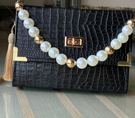 Biblia Bolsa Letra Grande com Harpa al�a Corrente Perola Na cor Preta